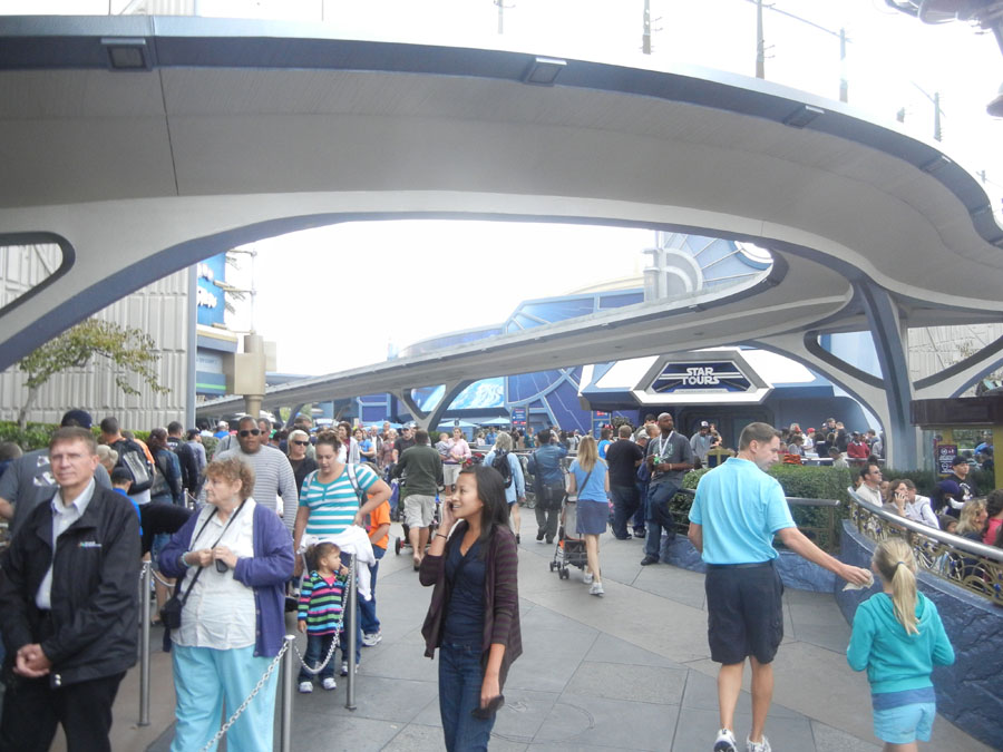 Disneyland Tomorrowland: Buzz Lightyear Astro Blasters Picture